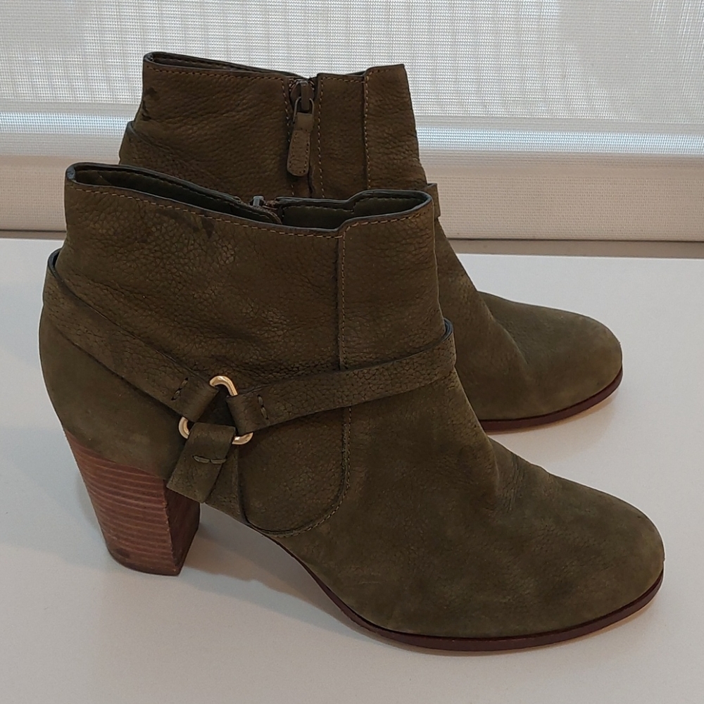 Cole Haan Sz 9 Olive Booties
